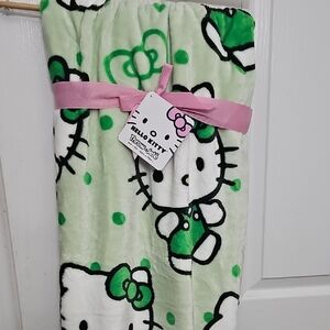 Hello Kitty Green Blanket